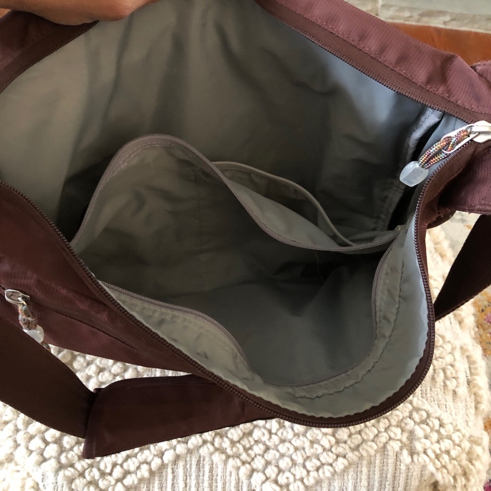 eBags Terrace Crossbody Every Day Unisex Bag! - Picture 6 of 7